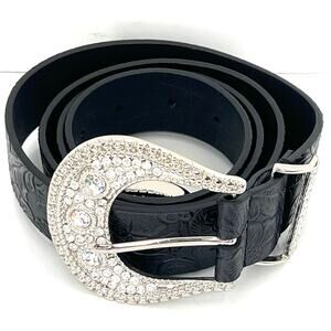 NWOT Chico’s rhinestone buckle botanical embossed women’s belt
